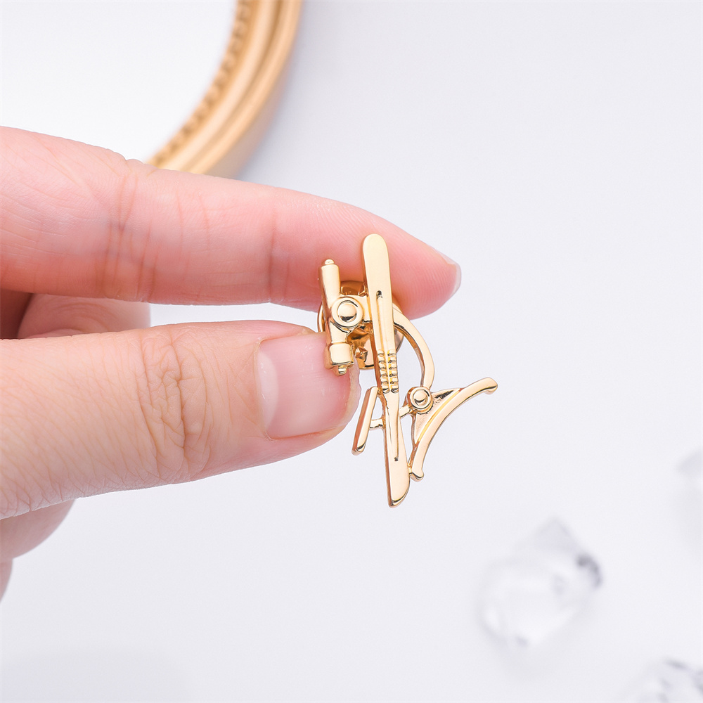 Medical Lab Scientist - Harong Microscope Scalpel Pin Medical Scientific