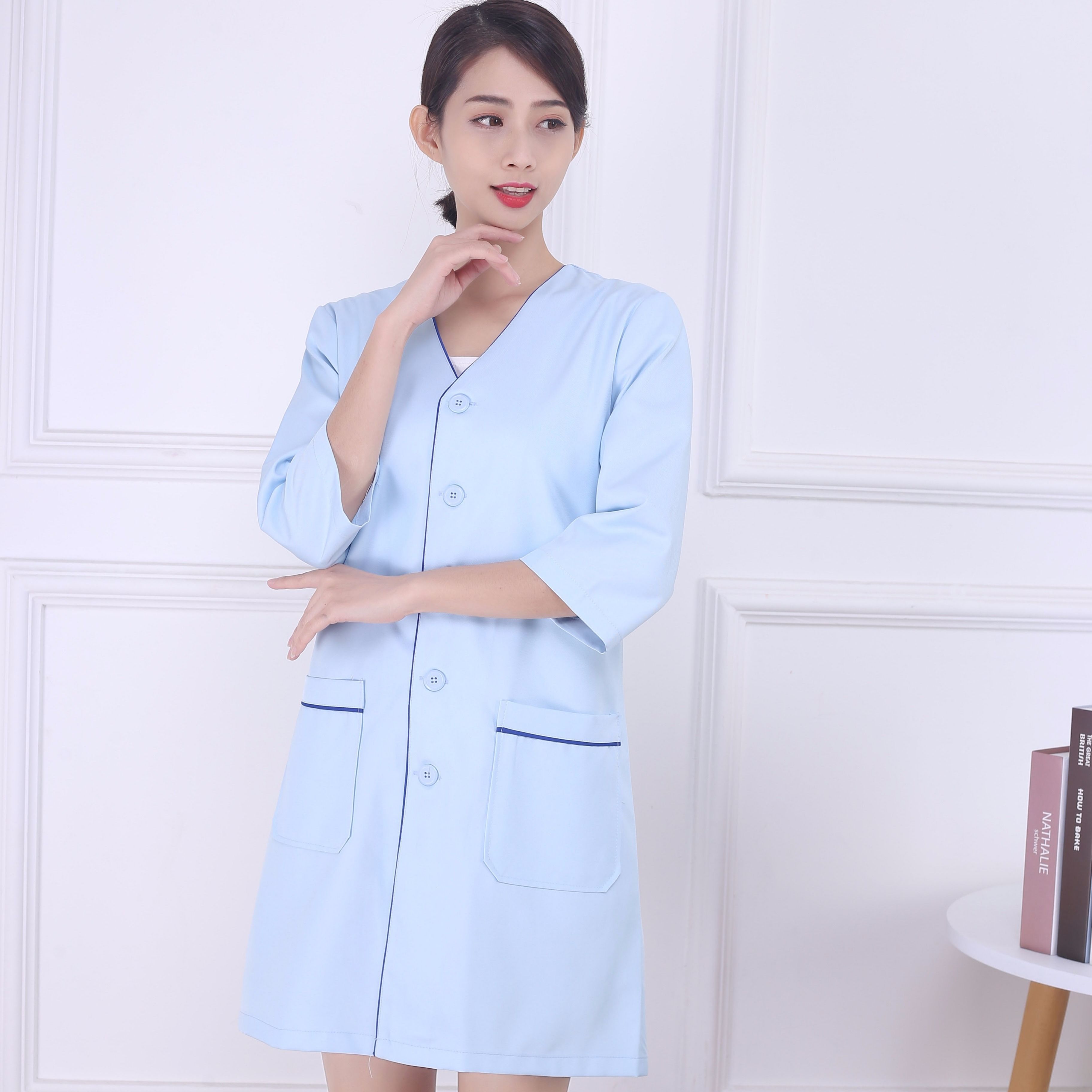 Black Beautician tops short be - Medical Lab Logo 评论和价格